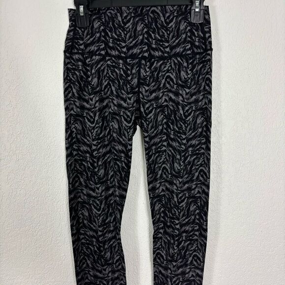 Varley Grey and Black Patterned High Waisted Leggings - Picture 3 of 6